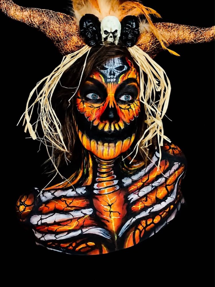 Pompoenkoning look met skeletbody paint